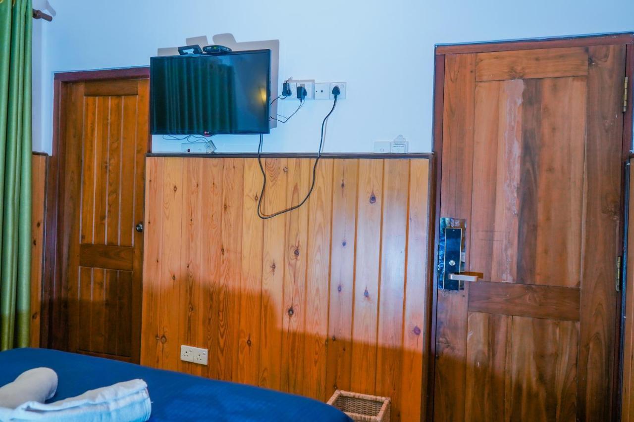 Отель Blue Moon Residency Нувара-Элия Экстерьер фото