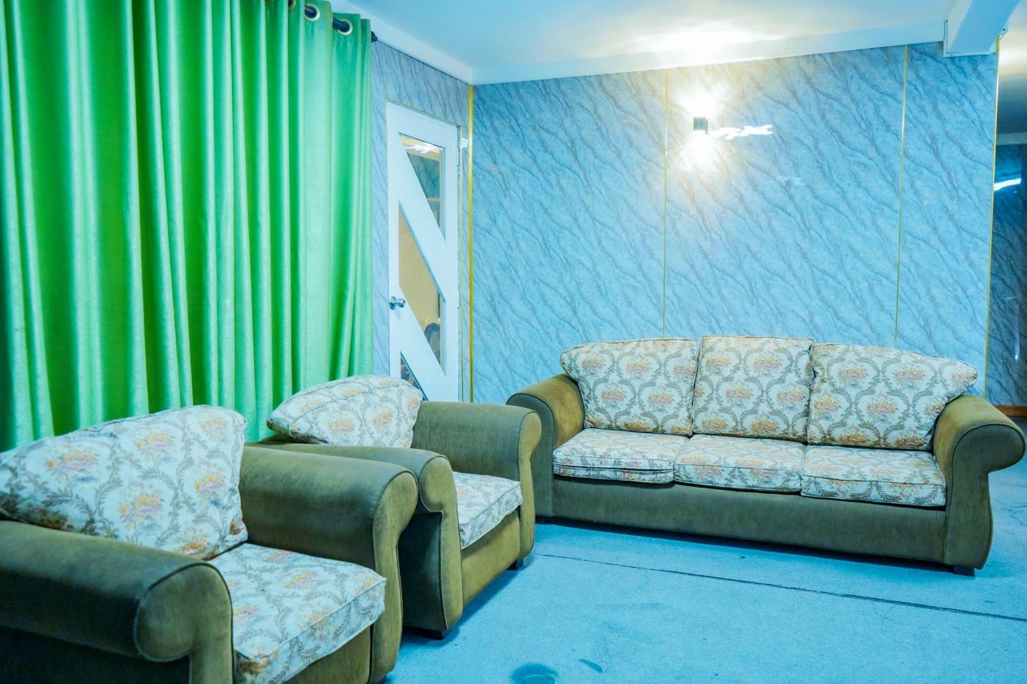 Отель Blue Moon Residency Нувара-Элия Экстерьер фото